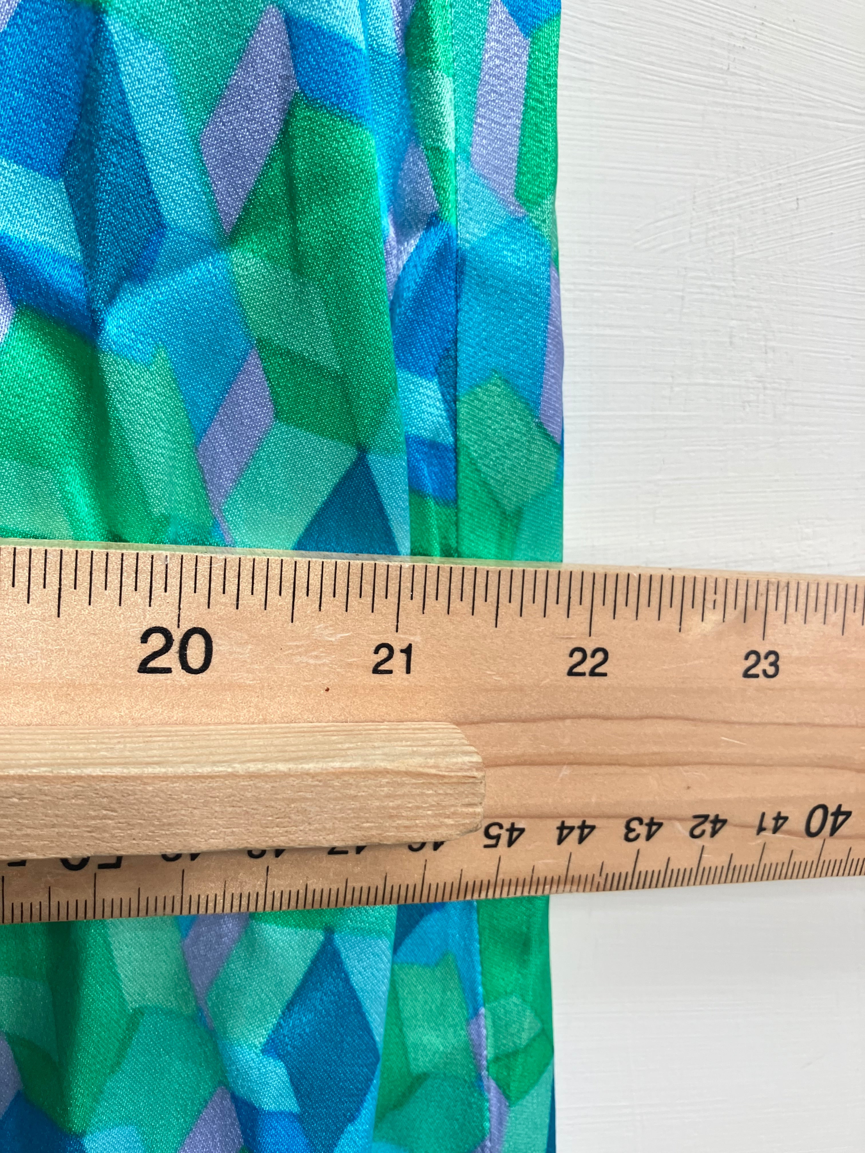 BNWT Oliver Bonas Women’s Midi Dress Size UK 18 Green Blue Geo Satin Fantasise Party