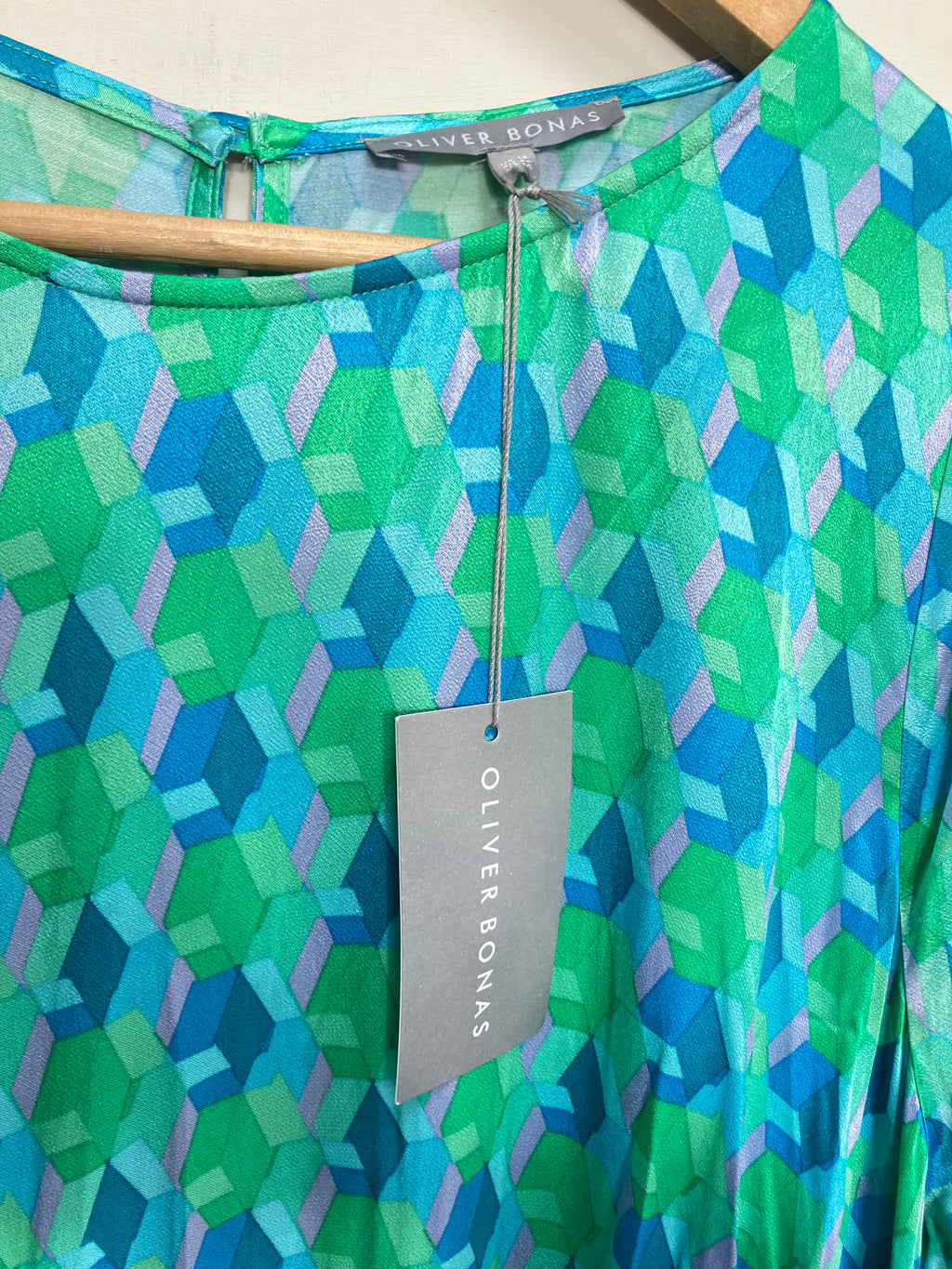 BNWT Oliver Bonas Women’s Midi Dress Size UK 18 Green Blue Geo Satin Fantasise Party